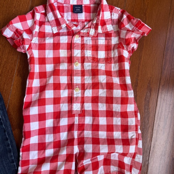 Boy Bundle/Lot. Navy Puffer Vest, Jeans, & White/Red Romper. SZ 18-24 mos. - Picture 6 of 7